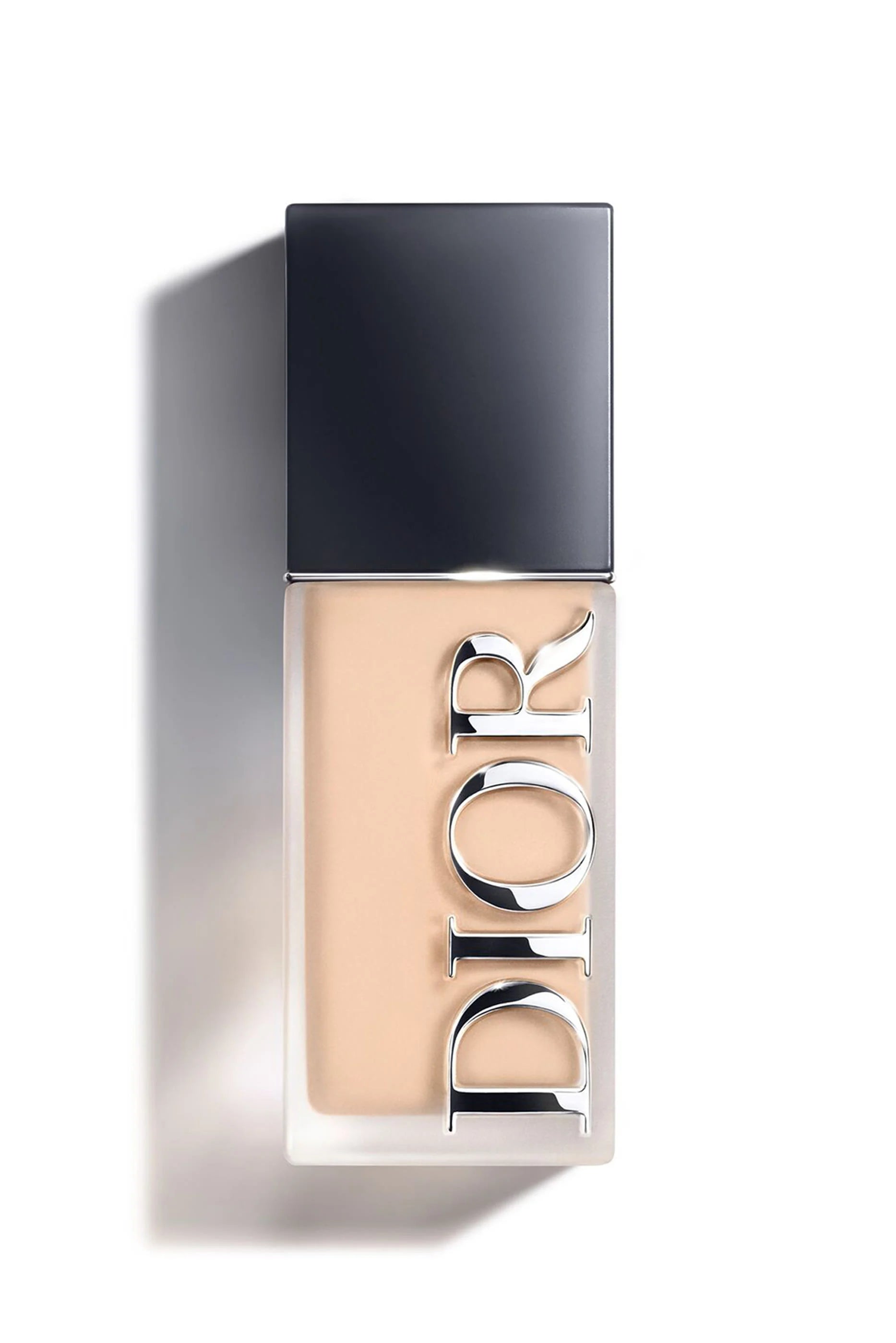 كريم أساس Forever Skin Wear غير اللامع وطبيعي مع تأثير التمويه