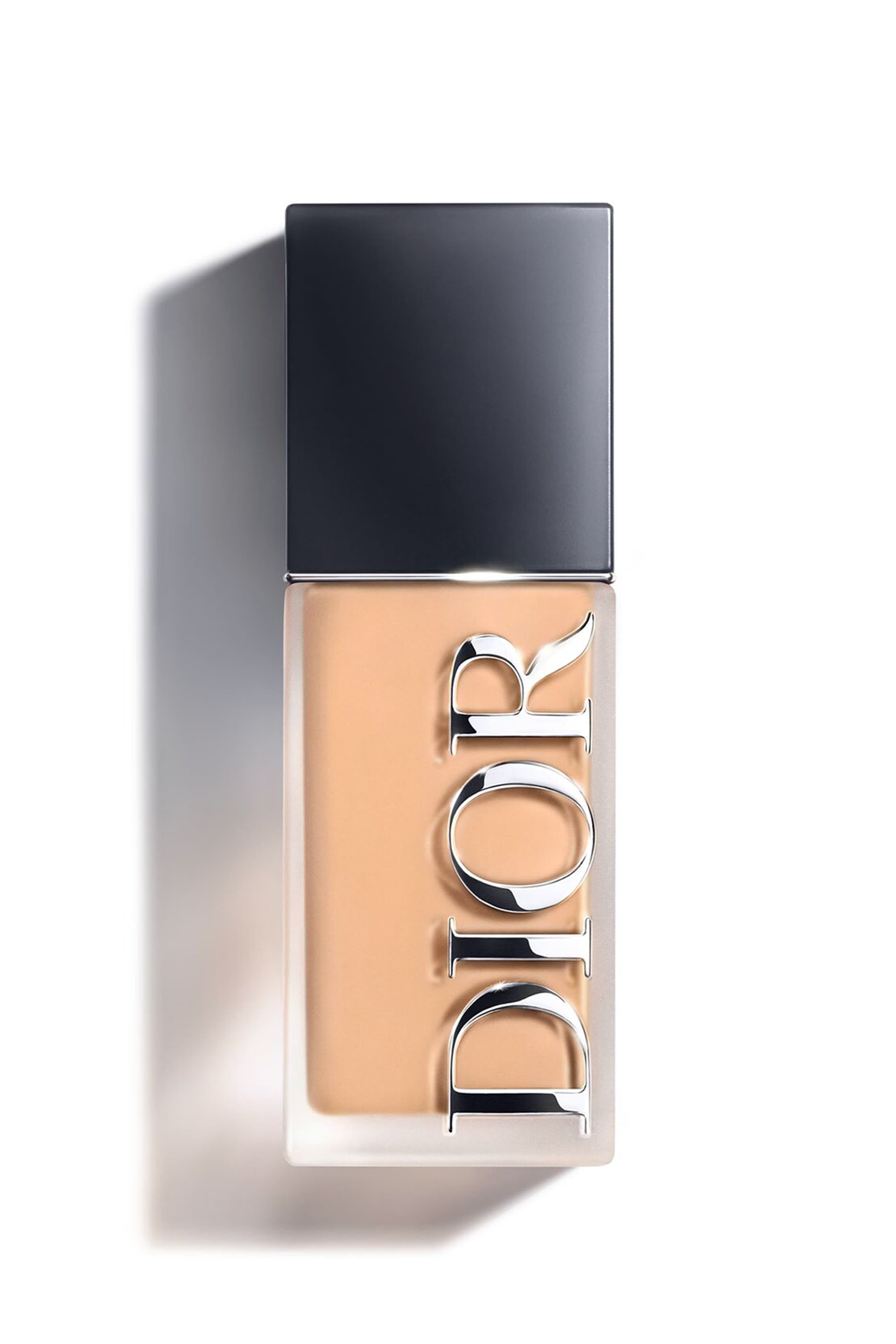 كريم أساس Forever Skin Wear غير اللامع وطبيعي مع تأثير التمويه