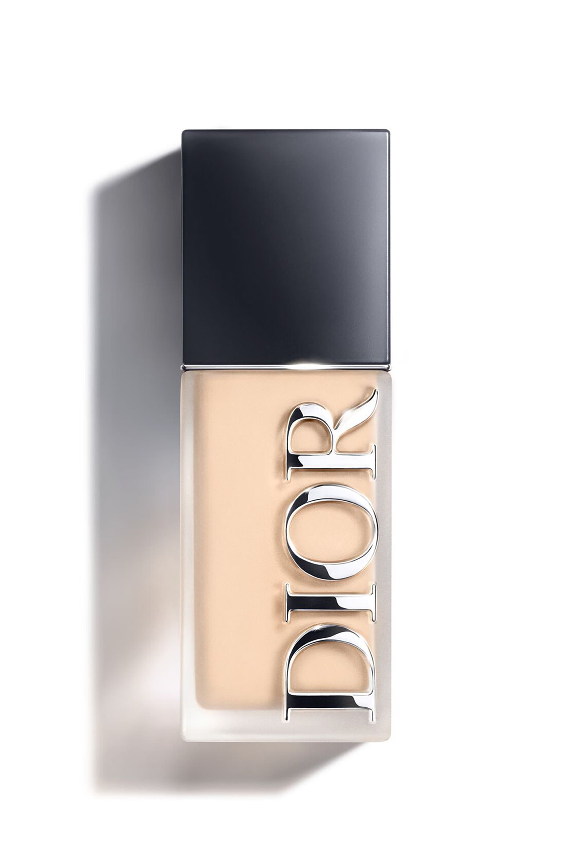 كريم أساس Forever Skin Wear غير اللامع وطبيعي مع تأثير التمويه